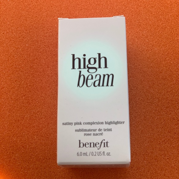 Benefit High Beam Liquid Highlighter - Picture 2 of 4